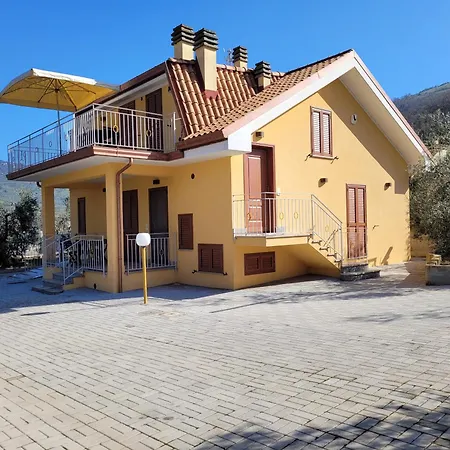 Alloggio Turistico Magnifico Alessandro Valle Bernardo 04025 Lenola Nei Pressi Di Fondi Lt מלון דירות
